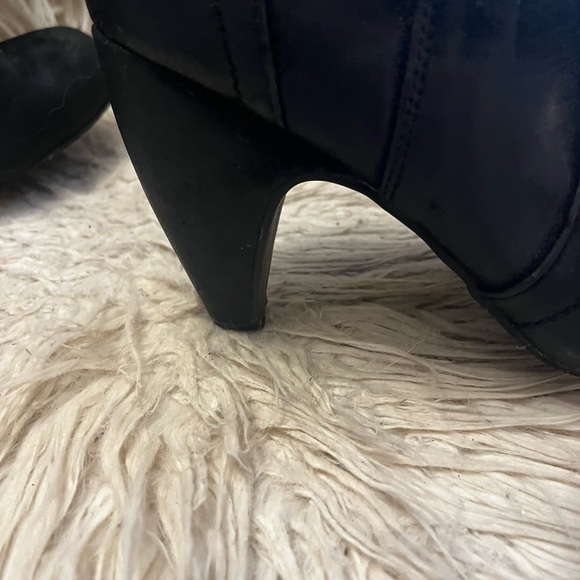 Below the knee, micro suede heeled  boot - Picture 6 of 6
